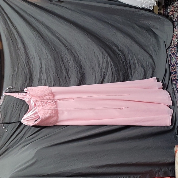 Dress - Picture 3 of 7